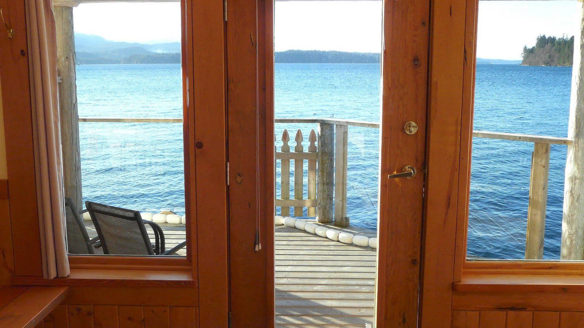 Seine Boat Inn Alert Bay ภายนอก รูปภาพ